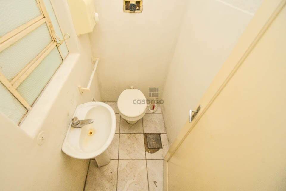 jlldv-casa-comercial-no-pelotas-banheiro-social.jpg