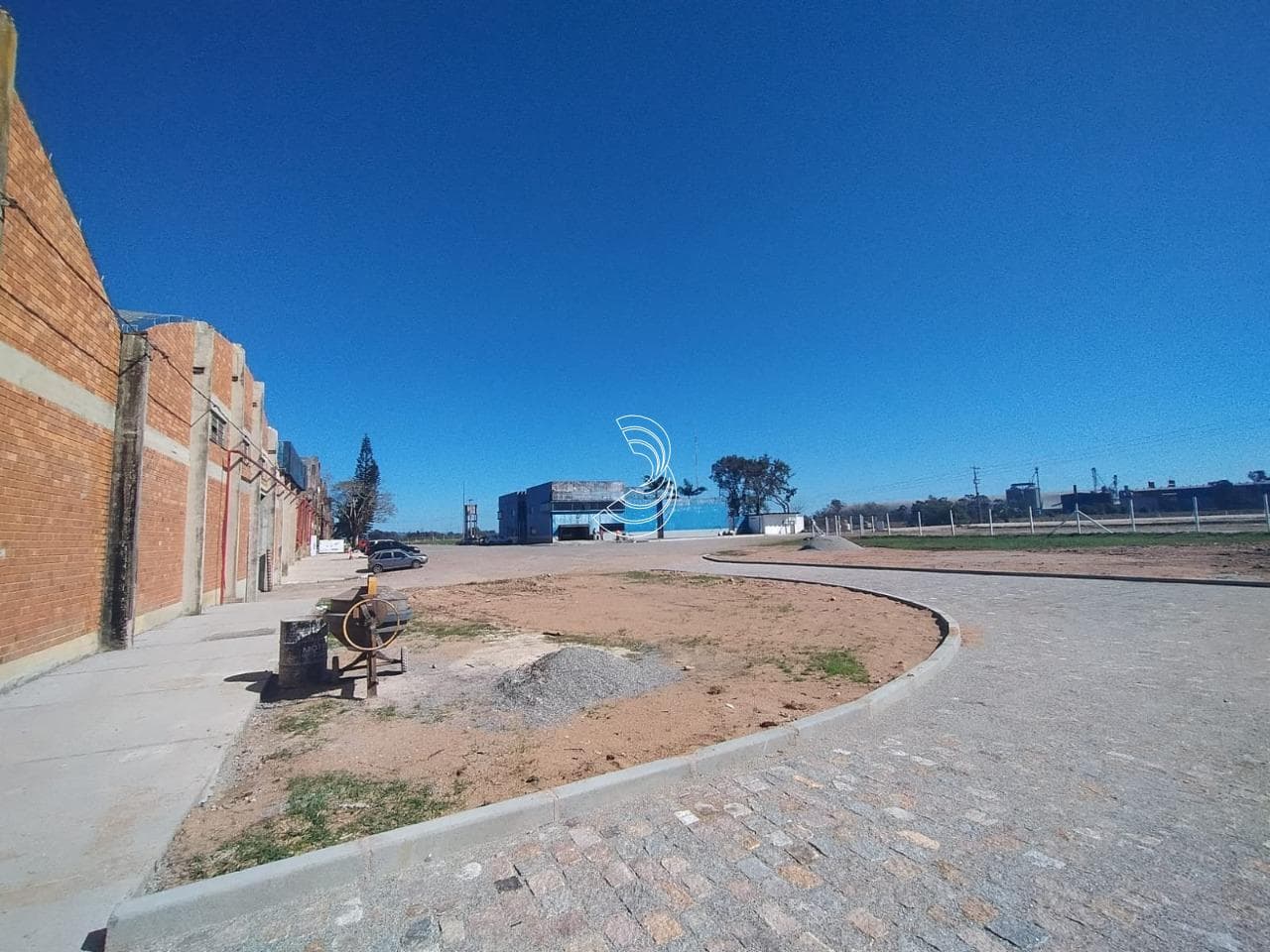jmoq4j-ir59G7Kent8n8_1786767f6db5651398_DE0YjEwMjJmZmQz_o_wm.jpg