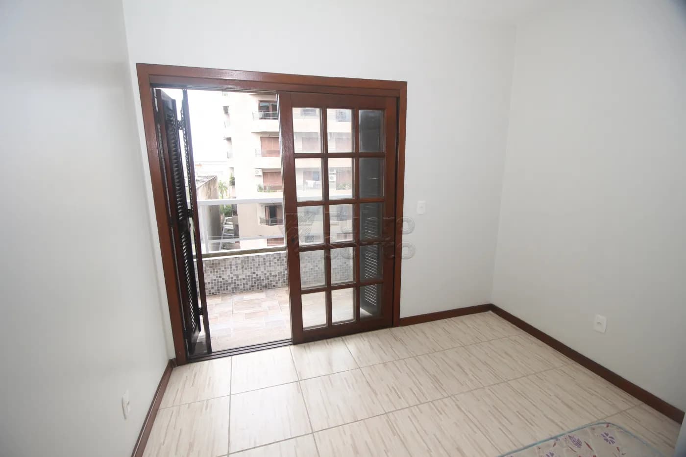jw01np-pelotas-apartamento-fora-de-condominio-centro-02-04-2025_09-01-28-9.webp