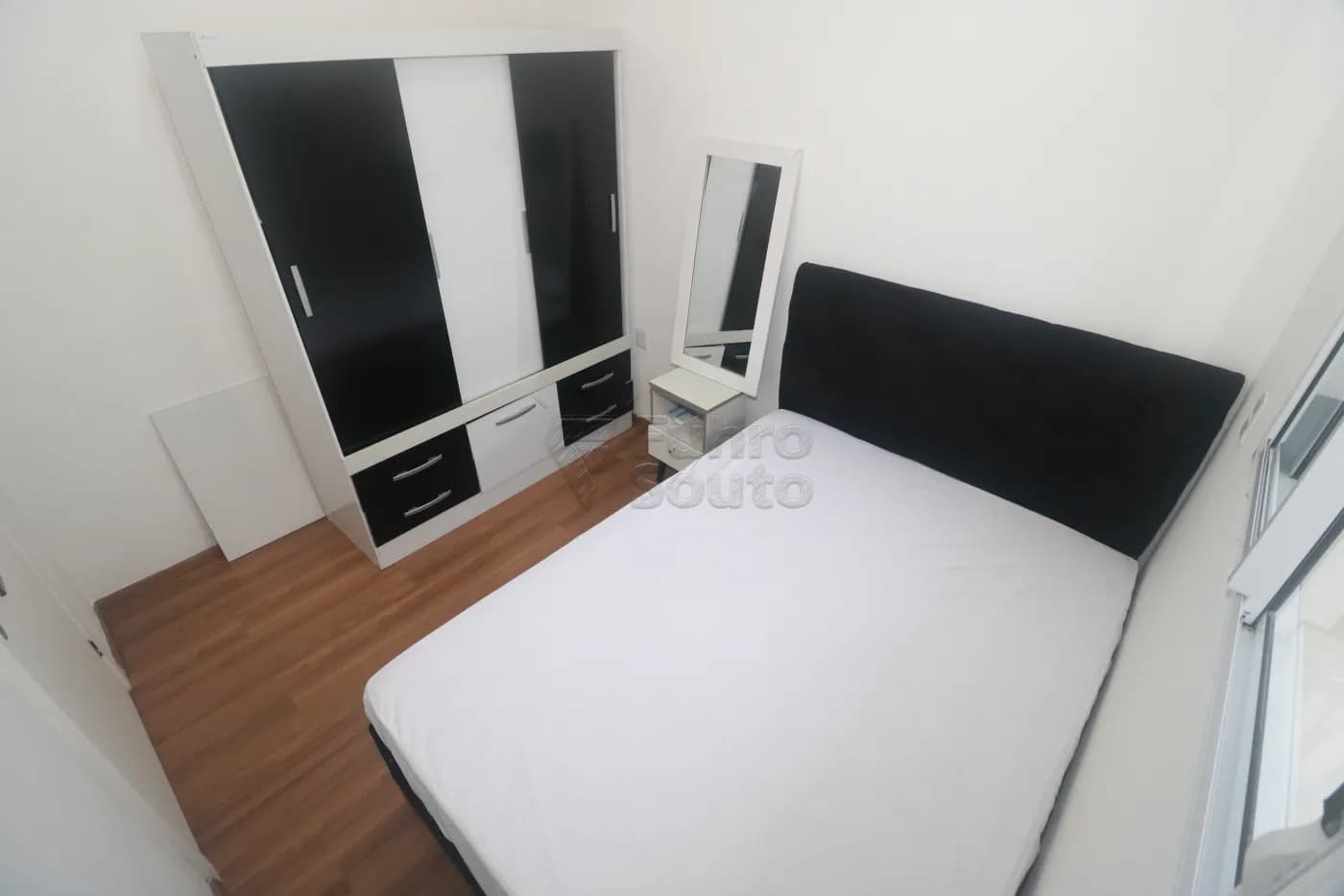 k4ez7-pelotas-apartamento-fora-de-condominio-centro-26-05-2026_00-50-50-6a15189af21d5.webp