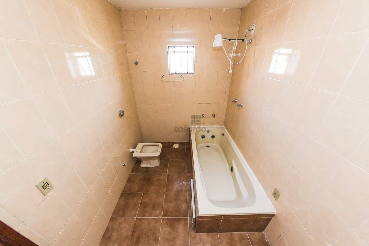 k8047-casa-resid-5-quartos-no-pelotas-banheiro-suite.jpg