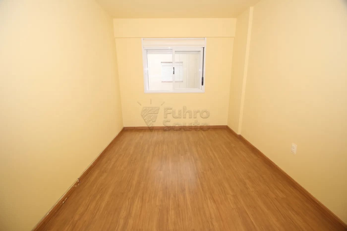 kcbr0m-pelotas-apartamento-padrao-centro-28-03-2025_00-34-30-5.webp