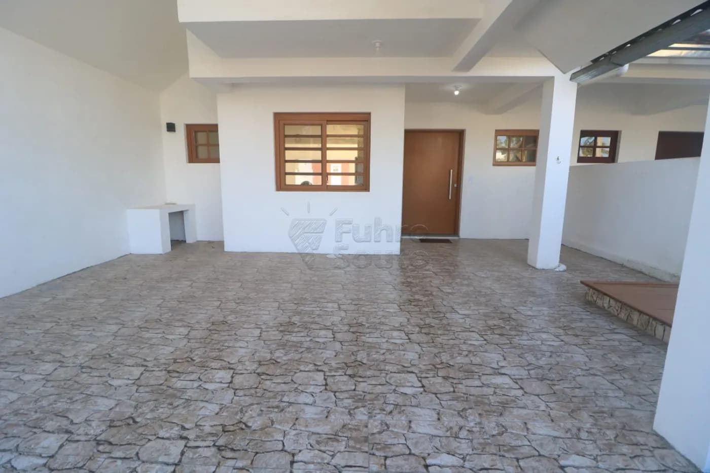 kfjqd6-pelotas-casa-padrao-laranjal-22-05-2026_17-10-31-6a10b837a6a6f.webp