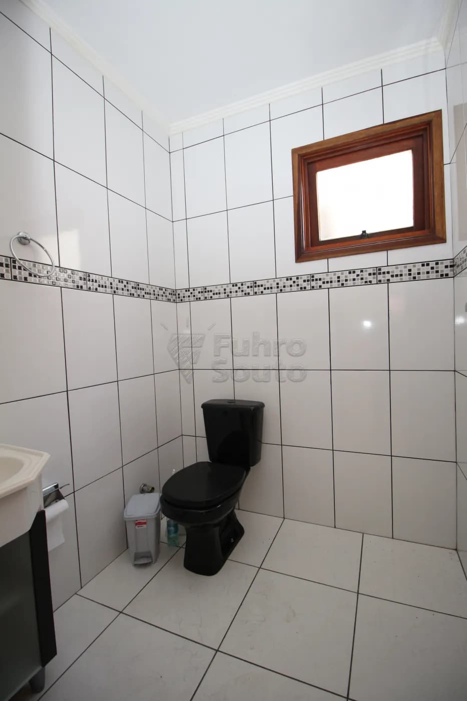 kqxh3-pelotas-apartamento-padrao-centro-22-04-2024_23-39-54-30.webp