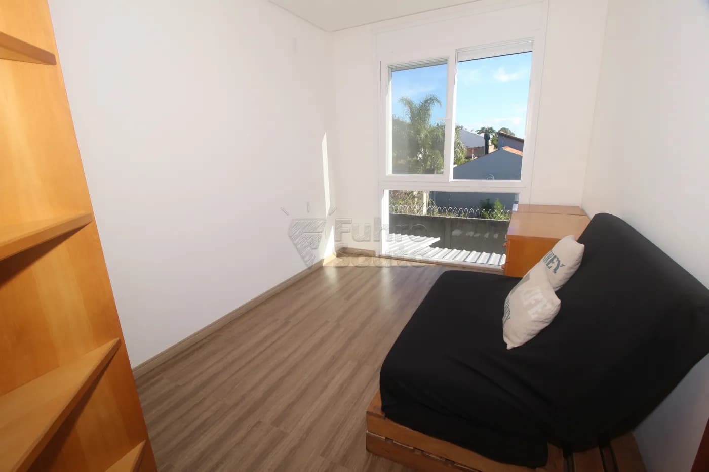 ksjc5q-pelotas-casa-condominio-laranjal-14-06-2025_01-08-10-18.webp