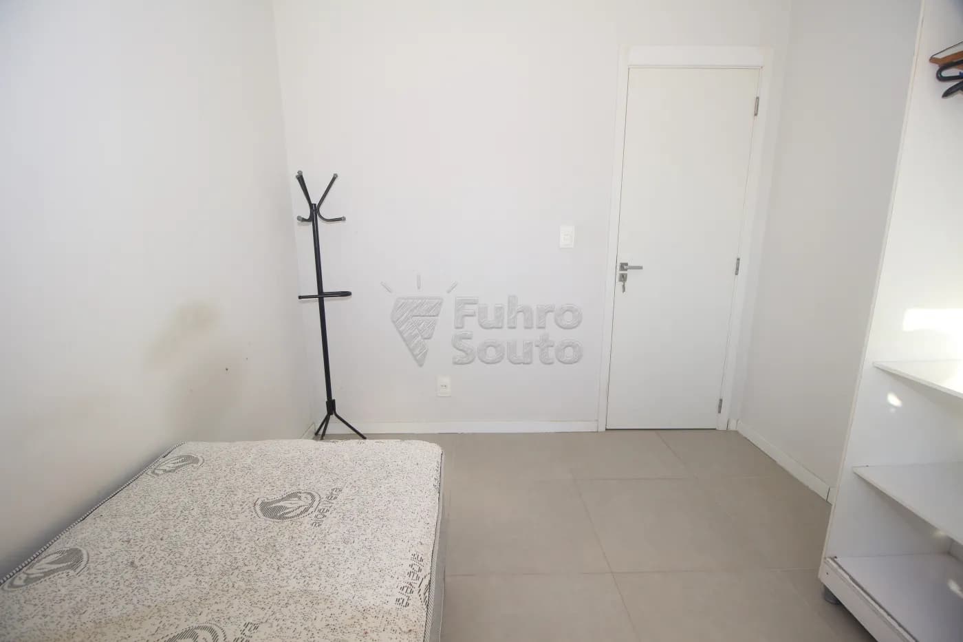 l7c44-pelotas-apartamento-padrao-areal-08-10-2025_00-43-35-21.webp