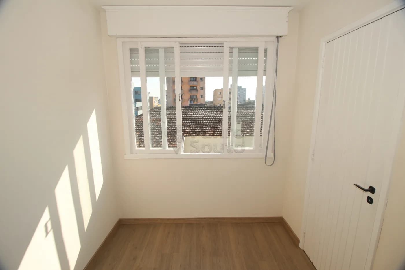 lhh28g-pelotas-apartamento-padrao-centro-02-08-2024_23-31-52-18.webp