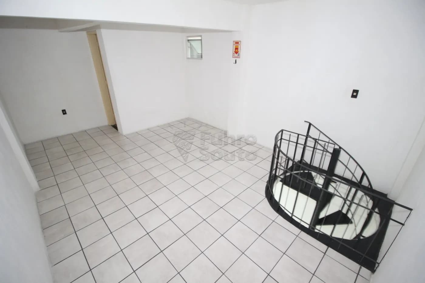 lies8r-pelotas-comercial-sala-em-condominio-centro-30-04-2024_16-35-01-2.webp