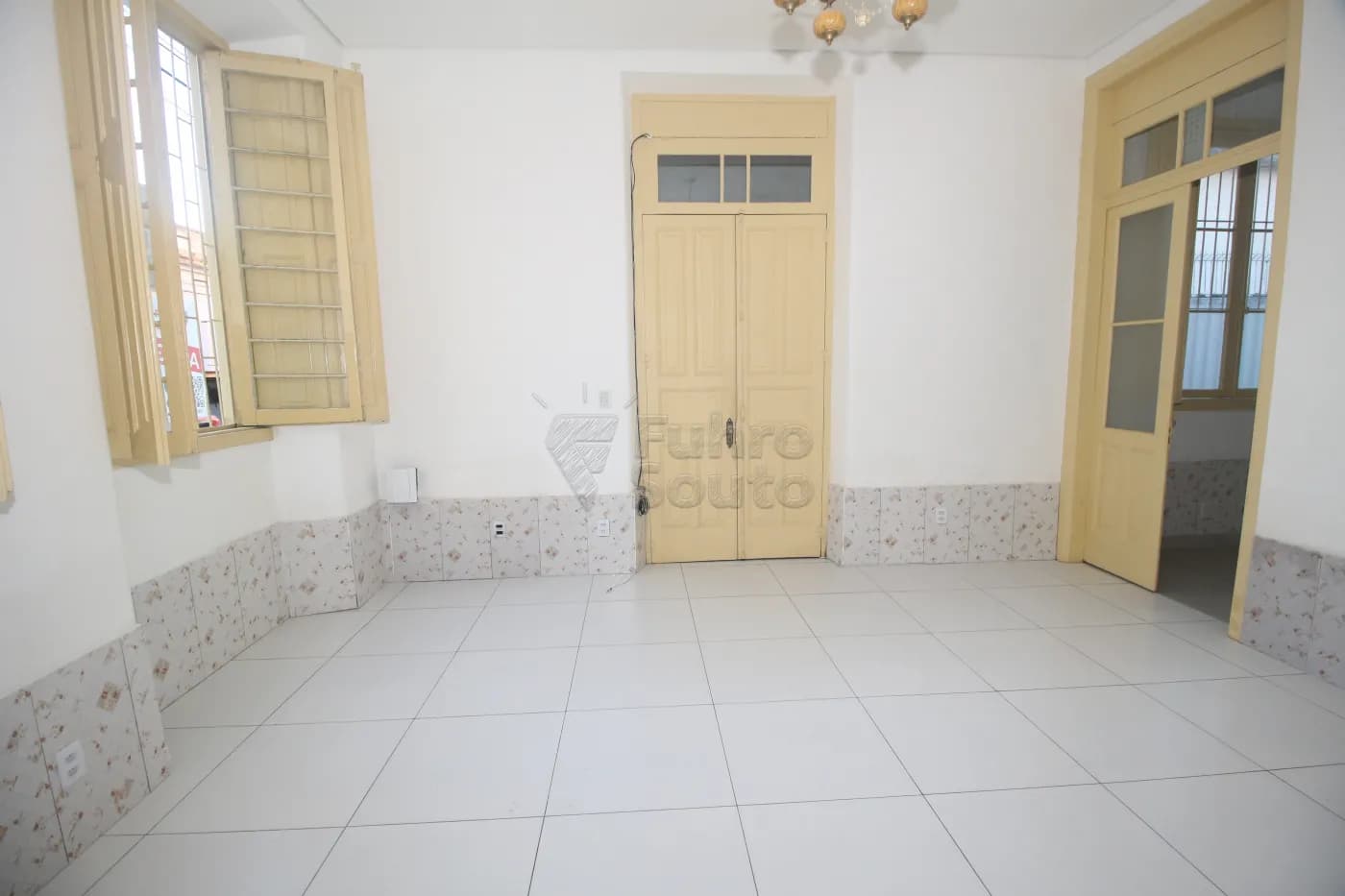 lilv9j-pelotas-comercial-casa-centro-07-06-2025_00-13-12-34.webp