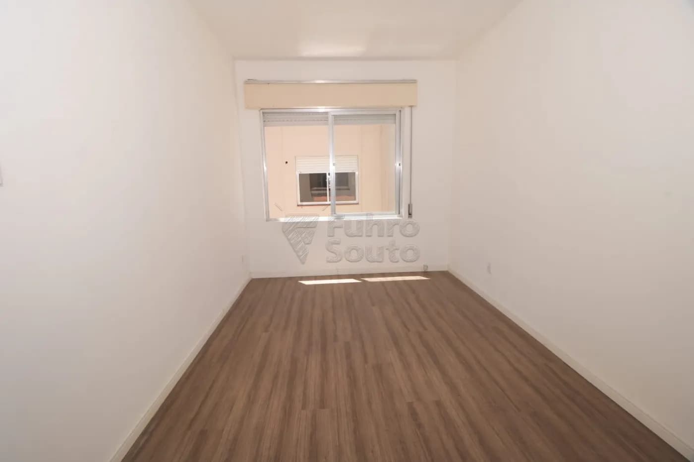 lke066-pelotas-apartamento-padrao-centro-19-12-2025_11-35-59-694562cf79e2f.webp