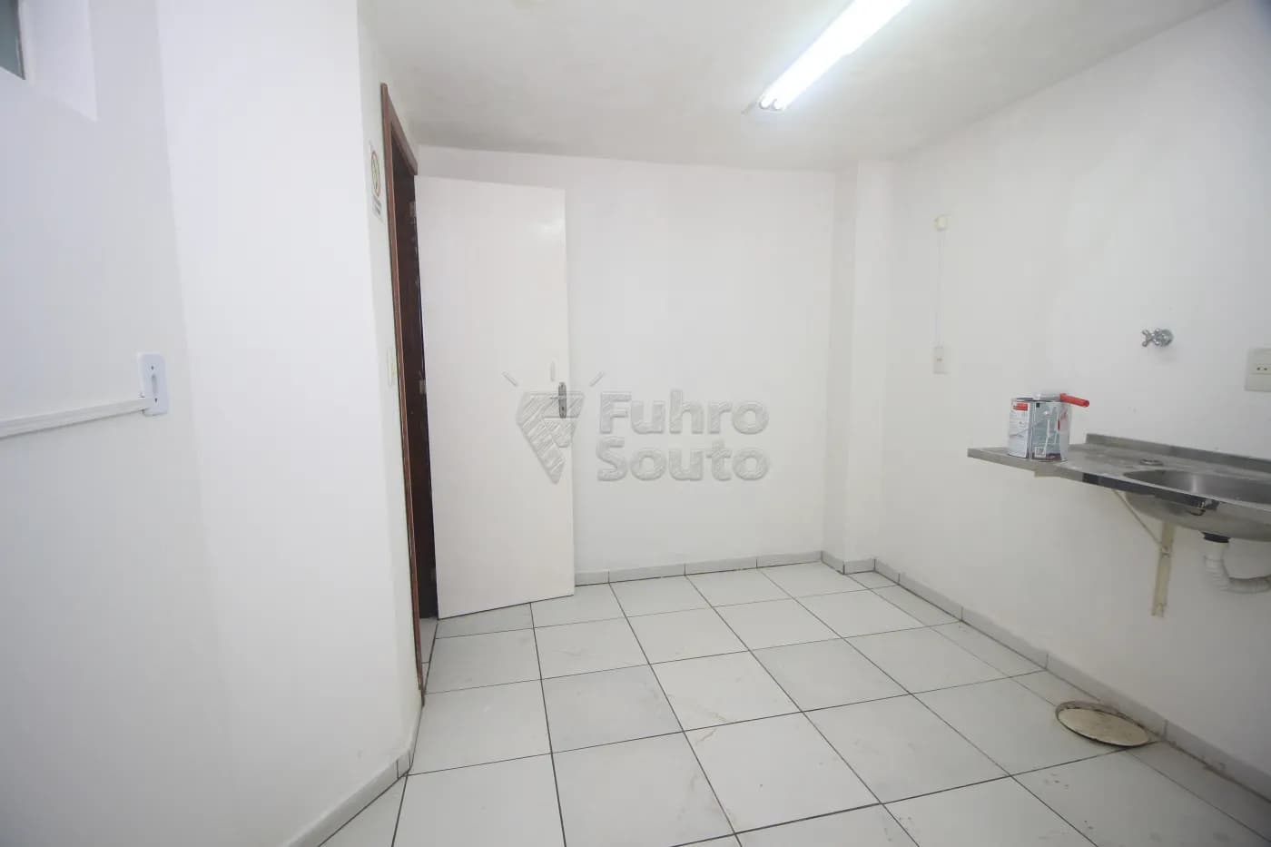 lksvp-pelotas-comercial-predio-centro-31-10-2025_00-16-44-14.webp