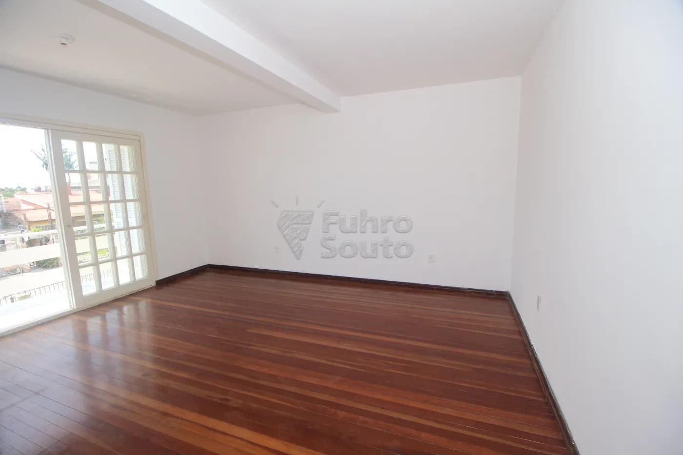 lorn7-pelotas-casa-padrao-centro-12-01-2025_03-34-53-42.webp