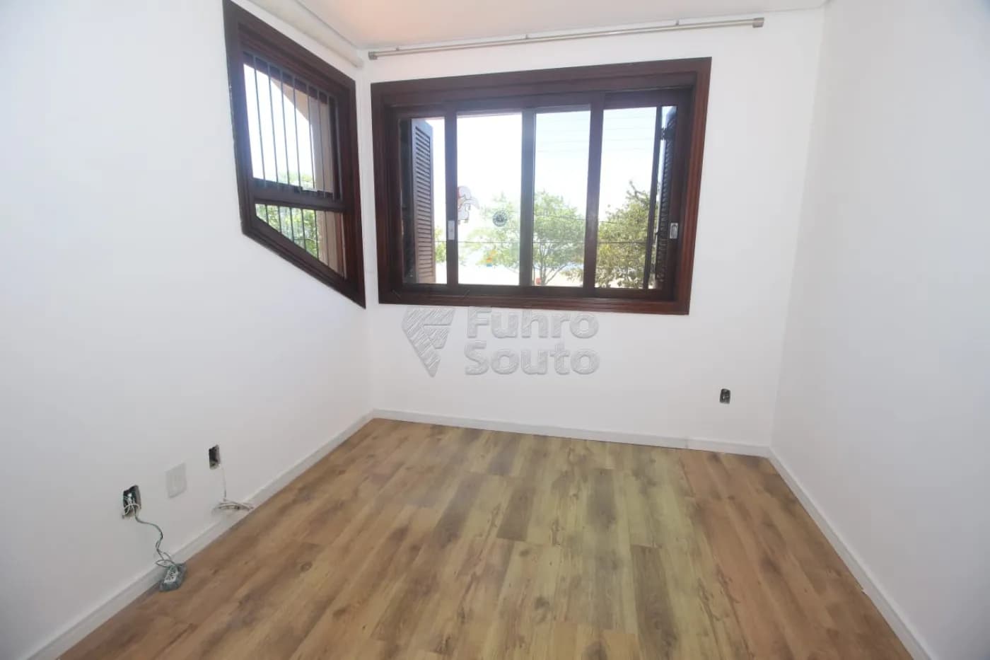 lt2vzg-pelotas-casa-padrao-laranjal-09-10-2025_16-00-38-32.webp
