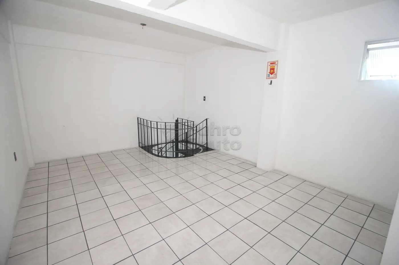 m9x2ff-pelotas-comercial-sala-em-condominio-centro-31-05-2025_01-55-47-7.webp