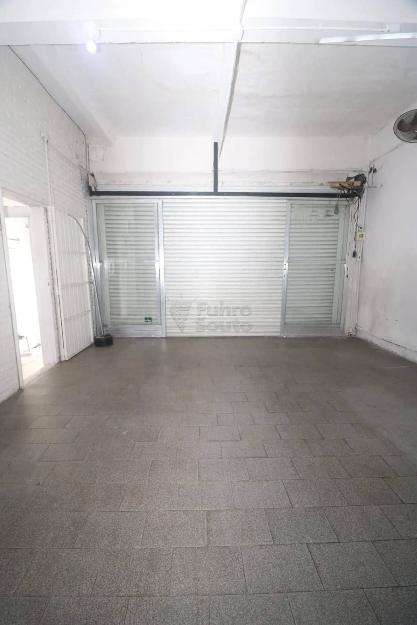 m9yxrn-pelotas-comercial-sala-fora-de-condominio-centro-15-04-2026_16-31-41-69dfe79de2b5f.webp