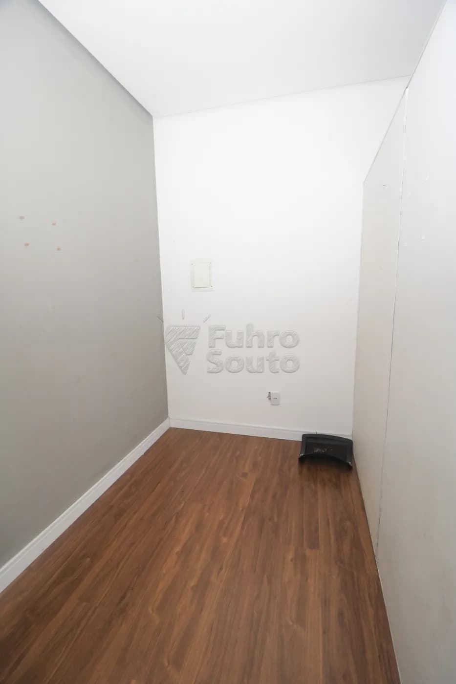 mdbph9-pelotas-comercial-sala-em-condominio-centro-20-05-2026_01-18-43-6a0d36239dfb7.webp