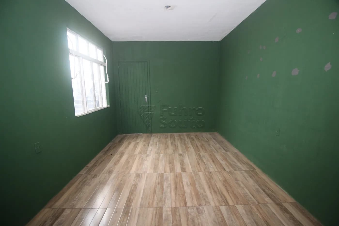 mq96h-pelotas-casa-padrao-centro-22-09-2025_23-38-46-36.webp