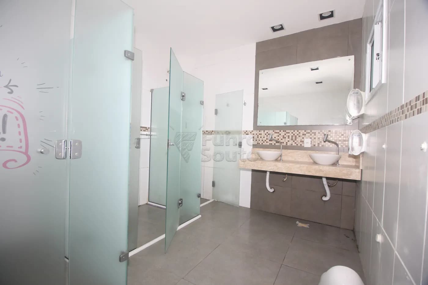 n3j90b-pelotas-comercial-casa-centro-20-02-2025_01-40-24-26.webp