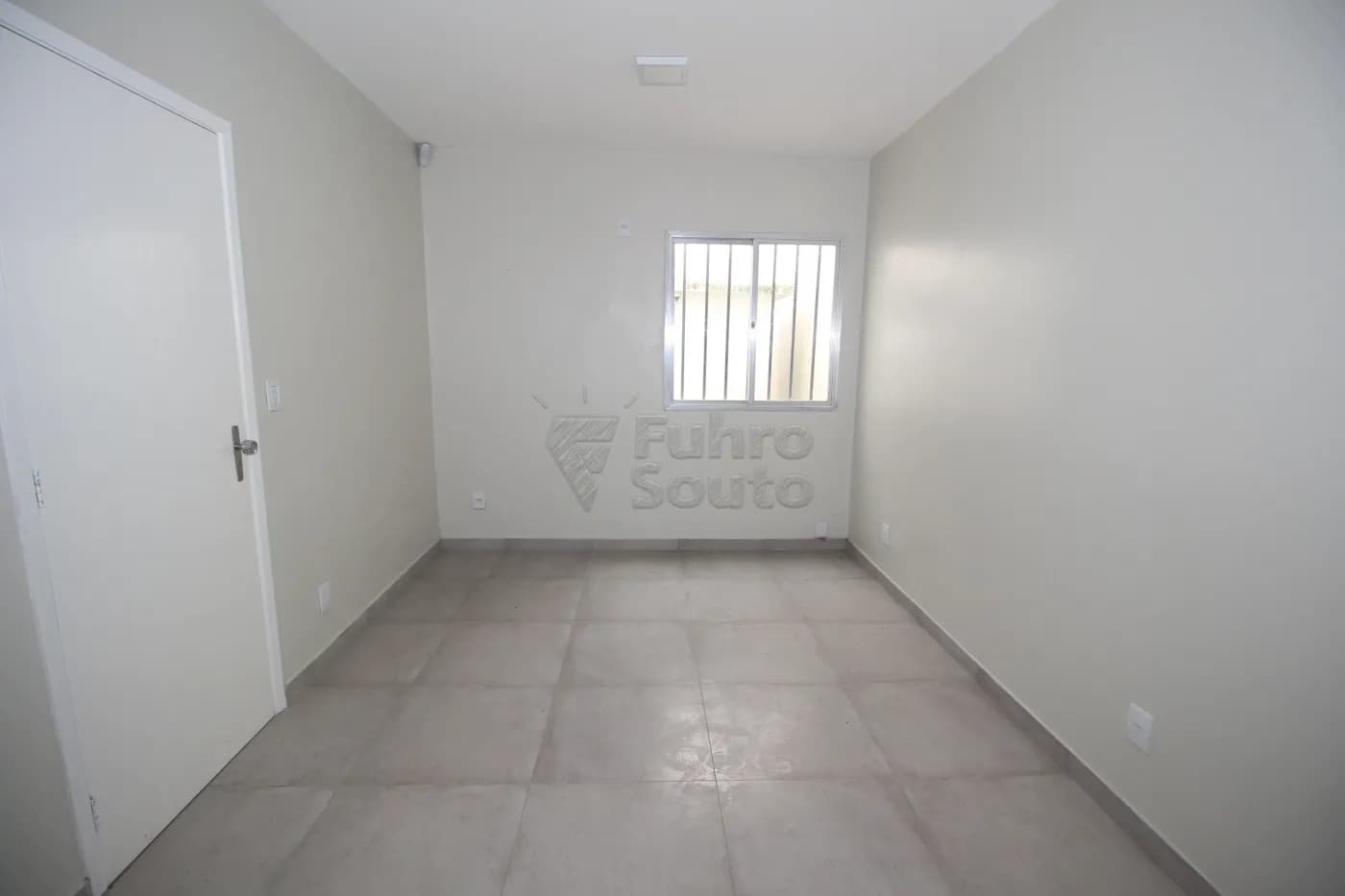 n6jd78-pelotas-comercial-predio-centro-19-03-2024_08-04-28-5.webp