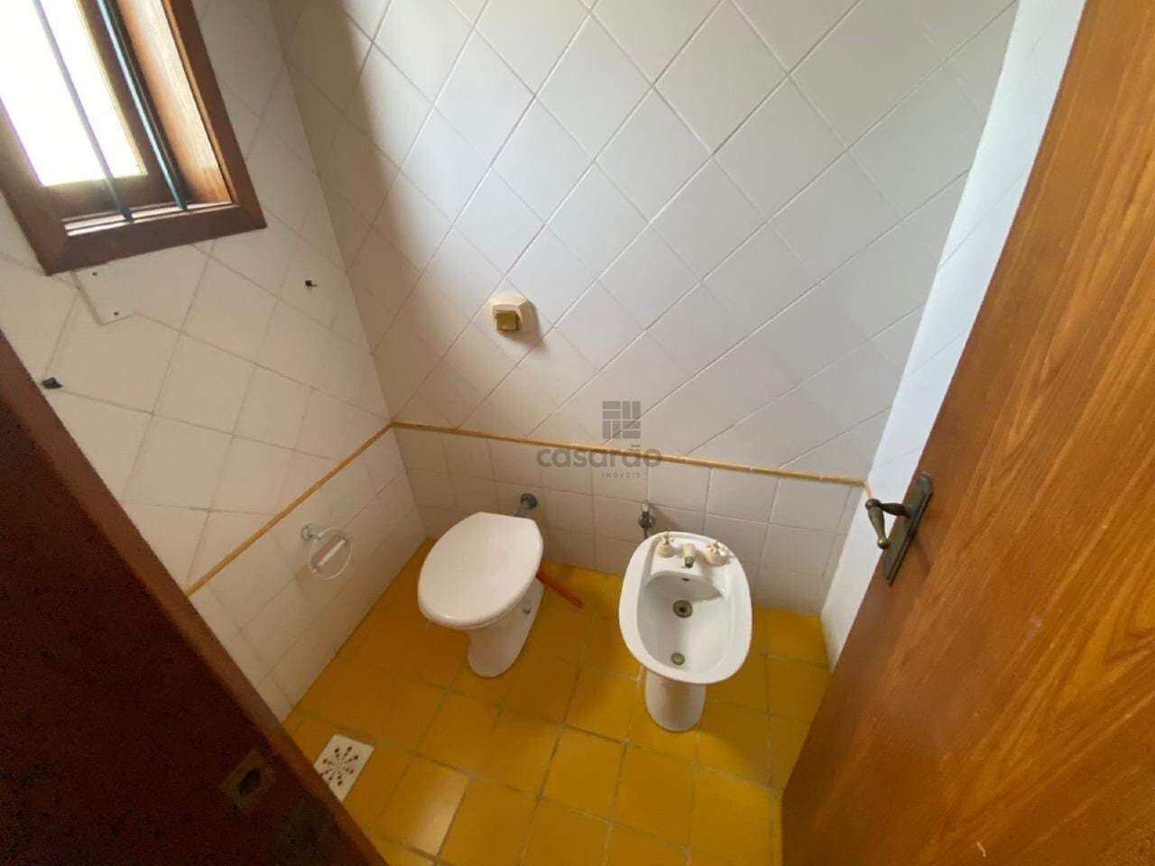 naggp-casa-comercial-10-quartos-no-pelotas-banheiro-social-1.jpeg