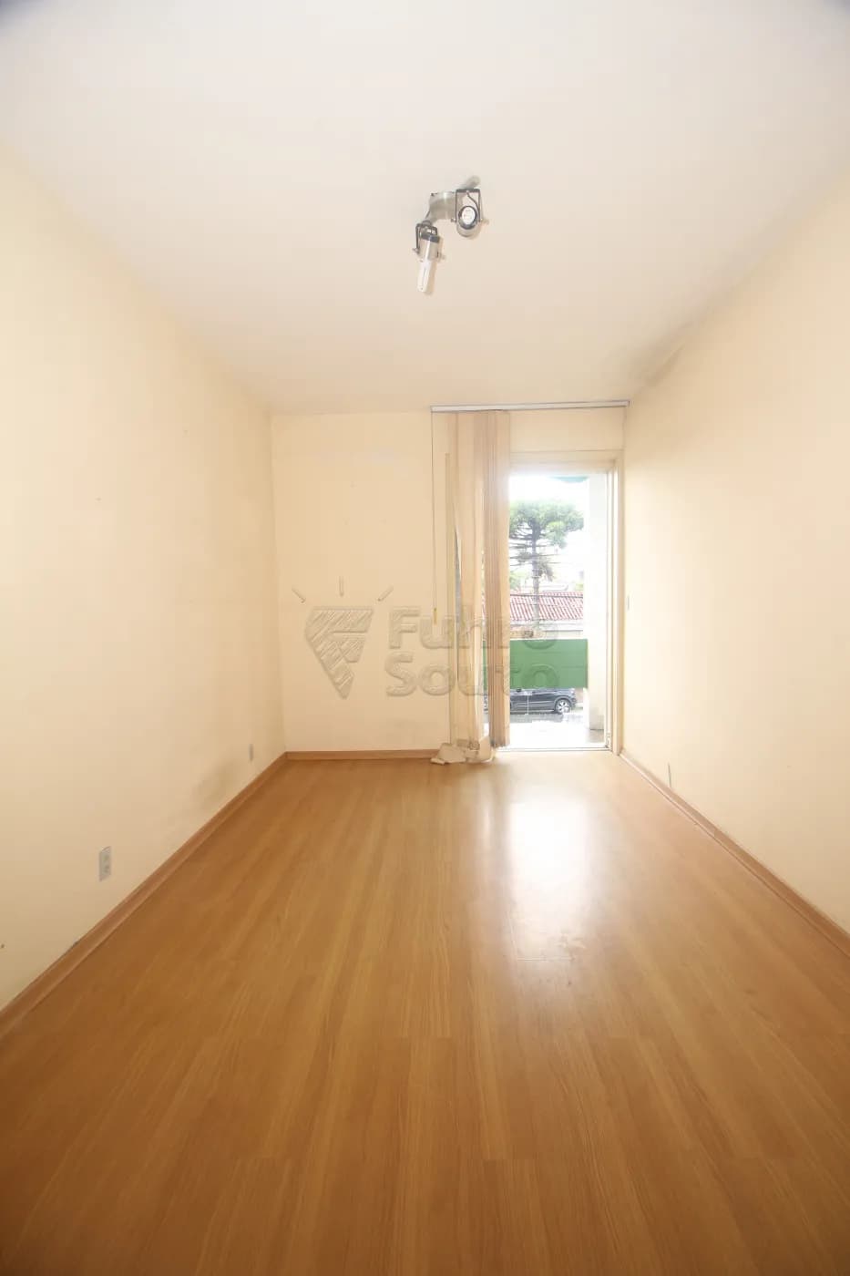 nldsx9-pelotas-comercial-predio-centro-11-04-2025_00-21-57-33.webp
