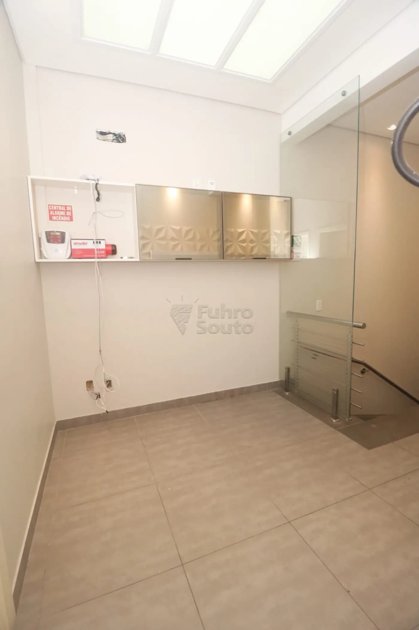 nurua-pelotas-comercial-sala-fora-de-condominio-centro-12-03-2026_18-12-37-69b32c45d0e17.webp