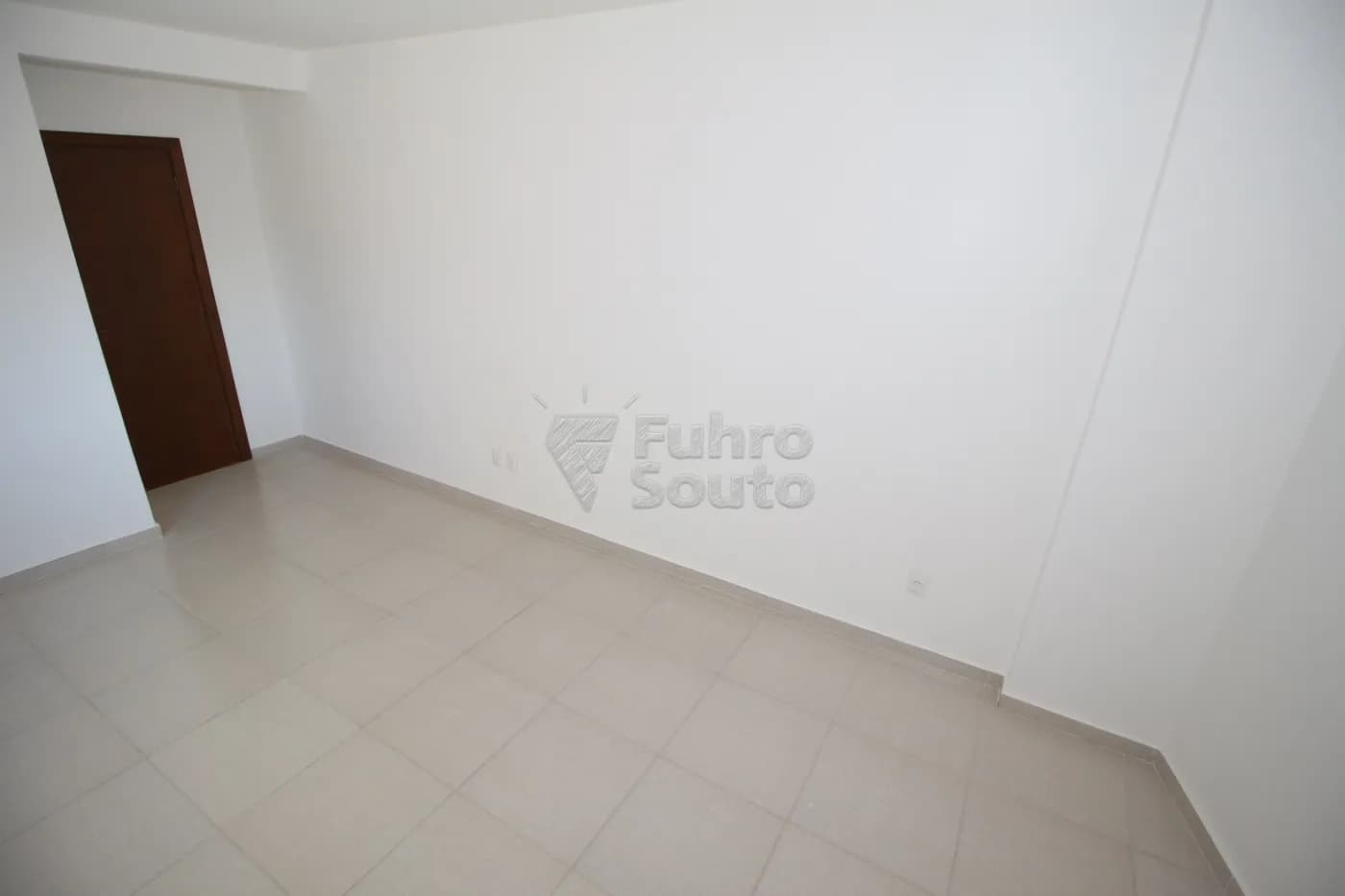 o0tg5-pelotas-apartamento-padrao-centro-09-05-2024_21-46-48-7.webp