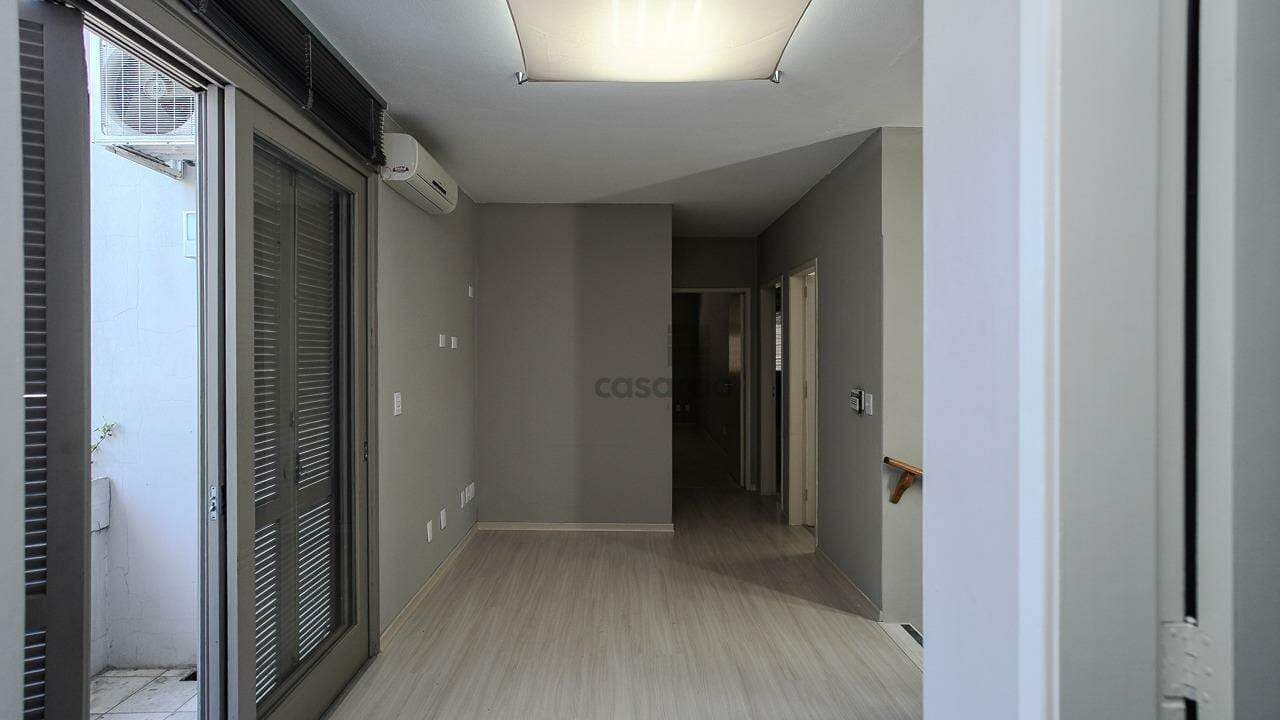 o1obwo-casa-comercial-no-pelotas-segundo-piso-hall.jpg