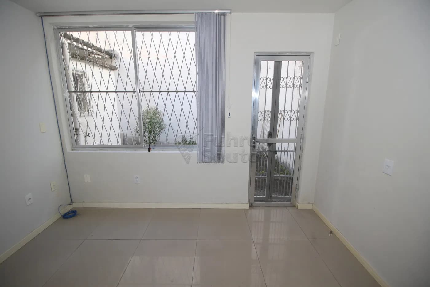 o8an9r-pelotas-casa-padrao-centro-22-03-2024_23-31-19-22.webp