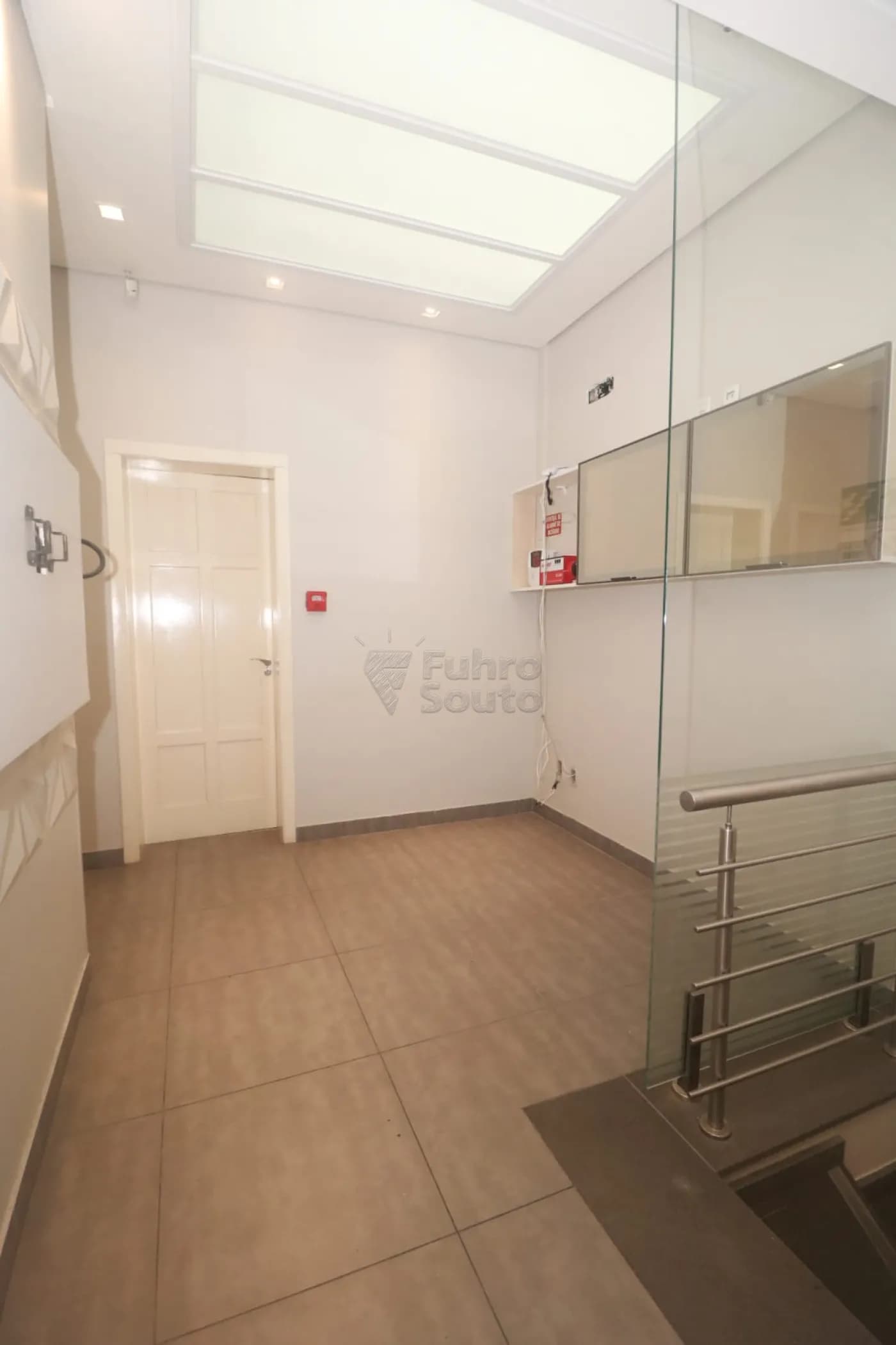 ohfwml-pelotas-comercial-sala-fora-de-condominio-centro-12-03-2026_18-12-42-69b32c4aeabc7.webp