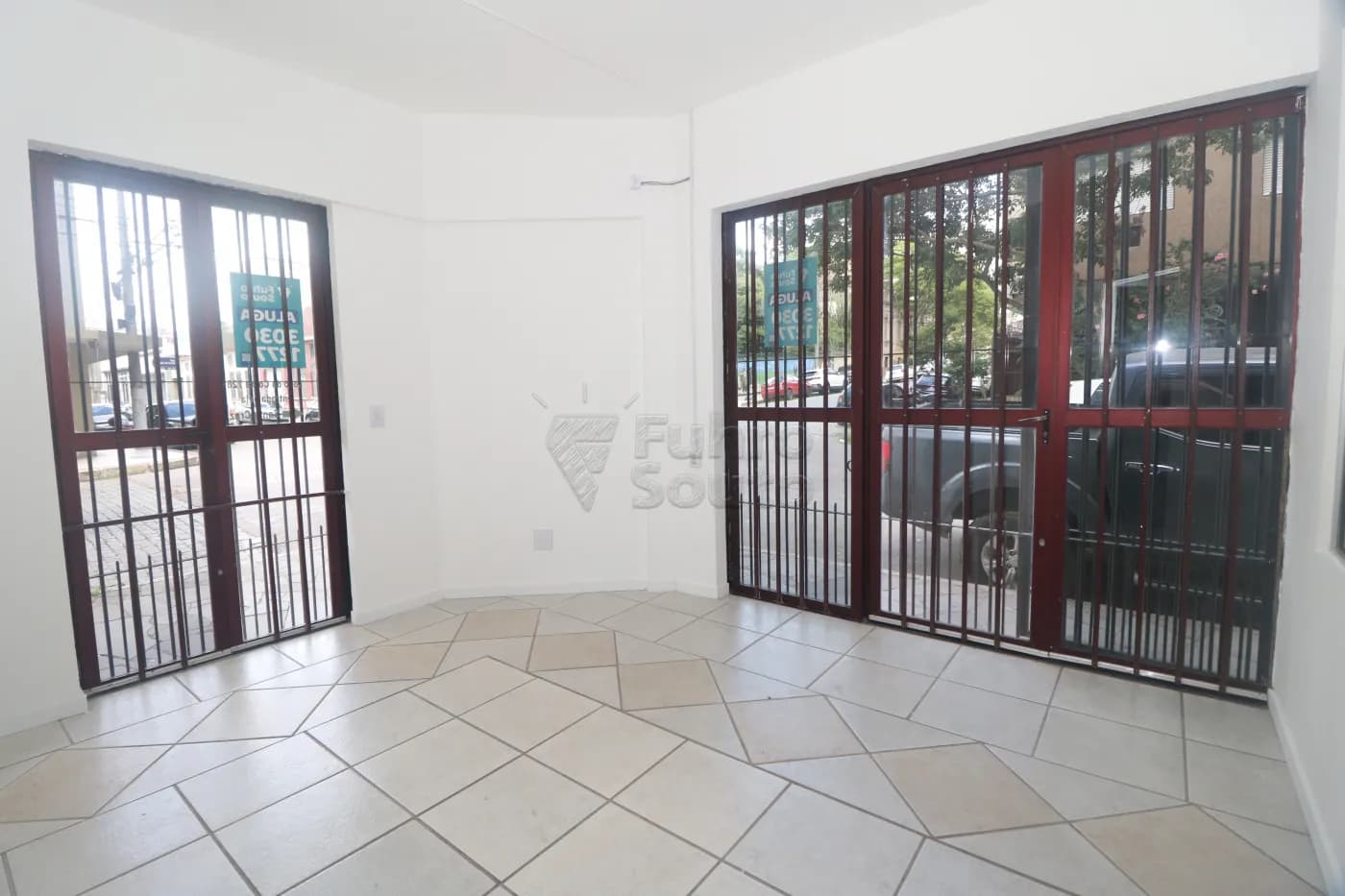 oi300r-pelotas-comercial-sala-fora-de-condominio-centro-19-02-2026_23-57-14-6997cd8af18a4.webp