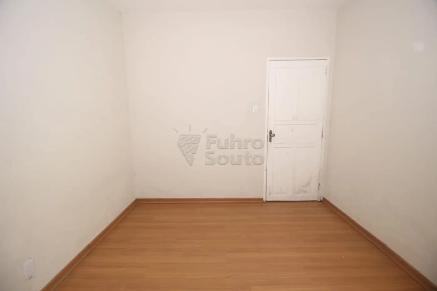 p46y5j-pelotas-casa-padrao-centro-22-10-2025_11-40-23-14.webp