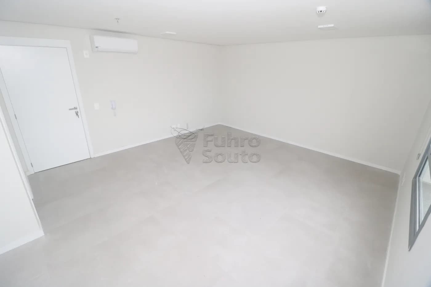 pbux5uk-pelotas-comercial-sala-em-condominio-sao-goncalo-06-05-2026_23-07-09-69fbf3cd1fc5b.webp