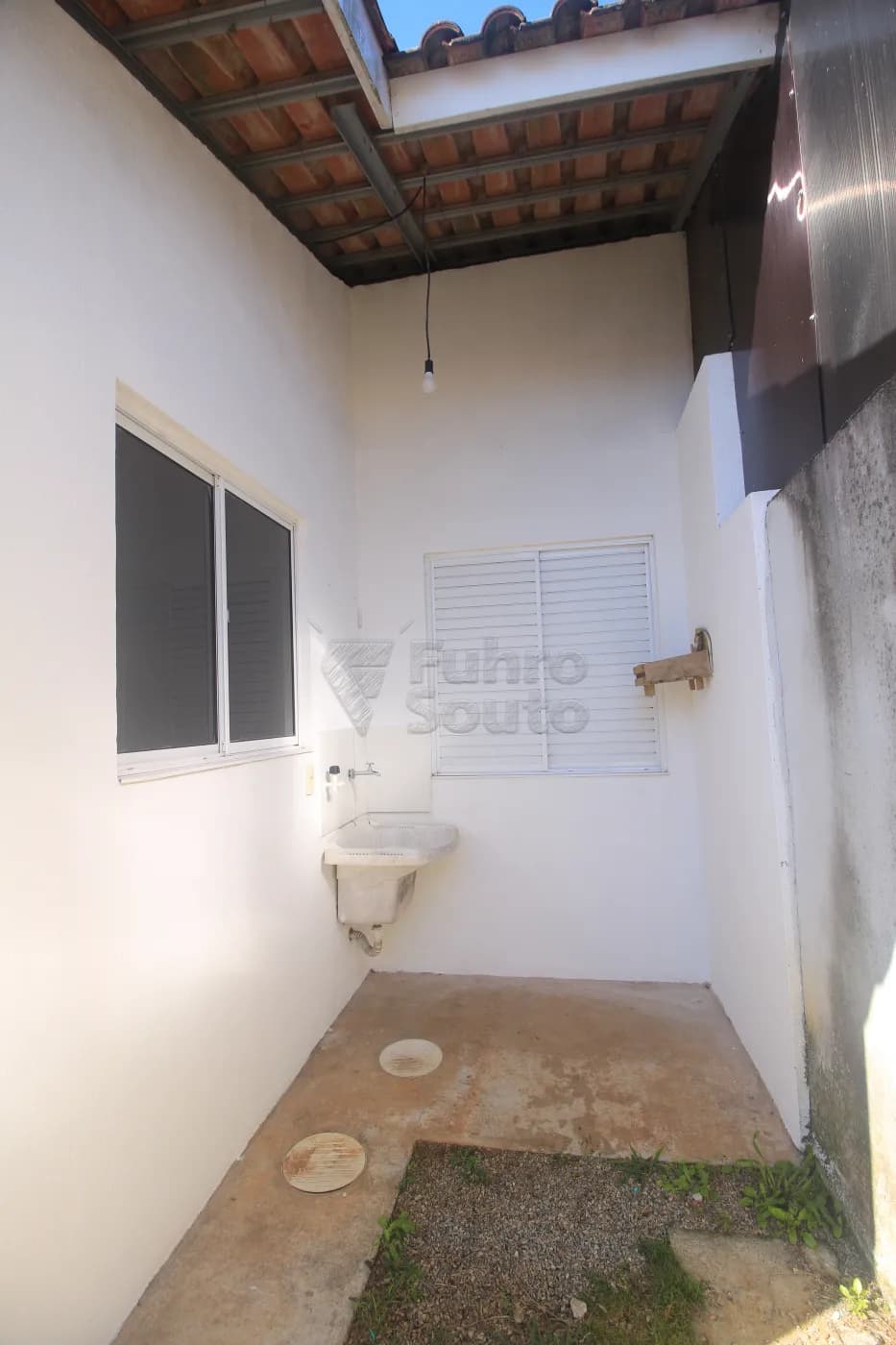 pelotas-casa-condominio-areal-02-07-2025_22-04-09-23.webp