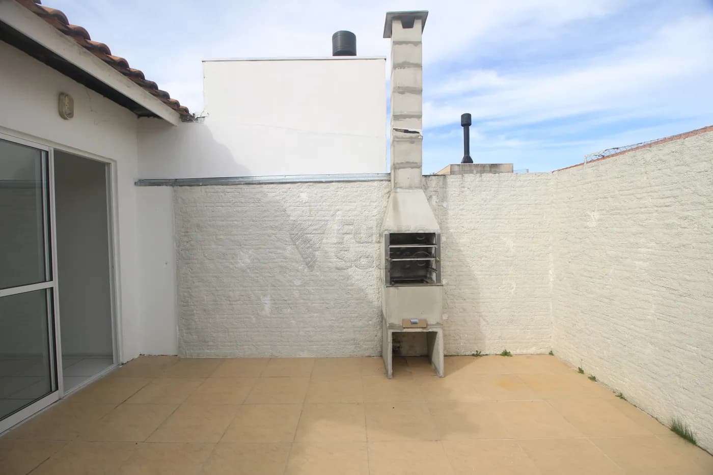 pelotas-casa-condominio-areal-17-05-2025_02-14-43-20.webp