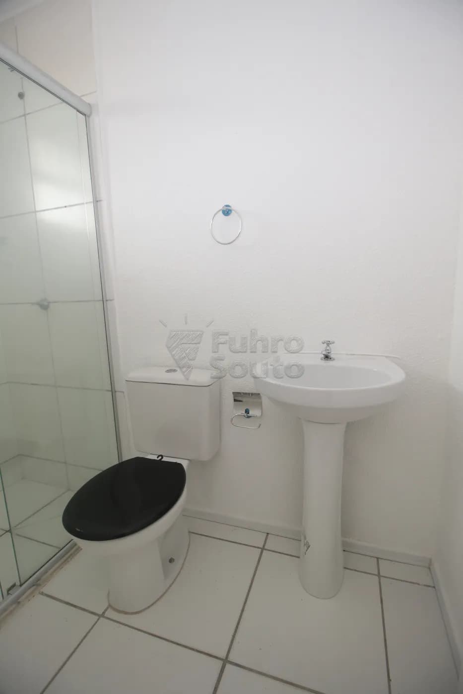 pelotas-casa-condominio-areal-17-05-2025_02-14-44-21.webp