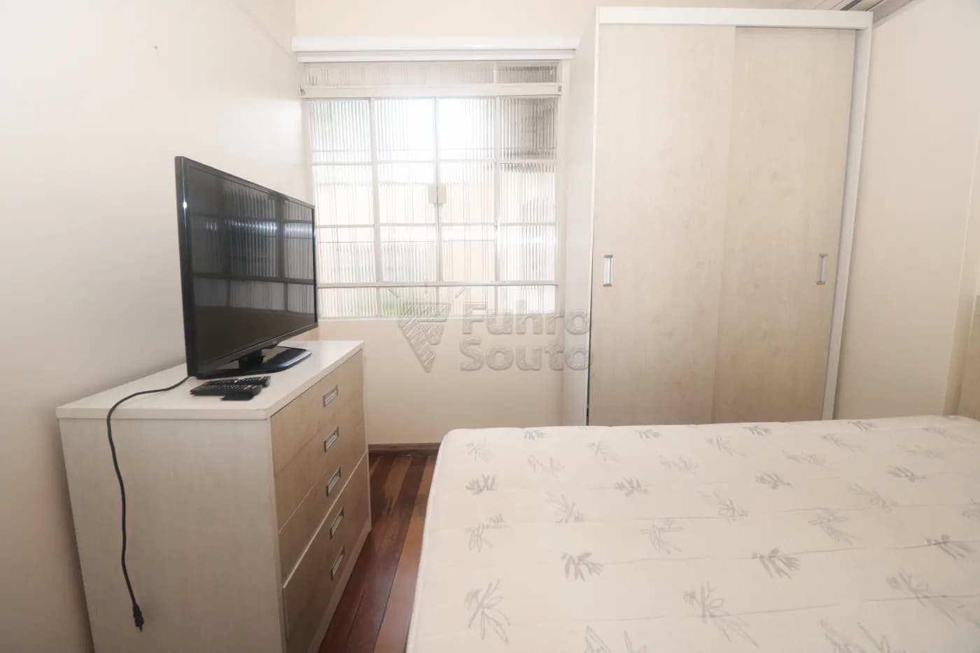 poizip-pelotas-apartamento-fora-de-condominio-centro-06-05-2026_23-17-37-69fbf641d1a7c.webp
