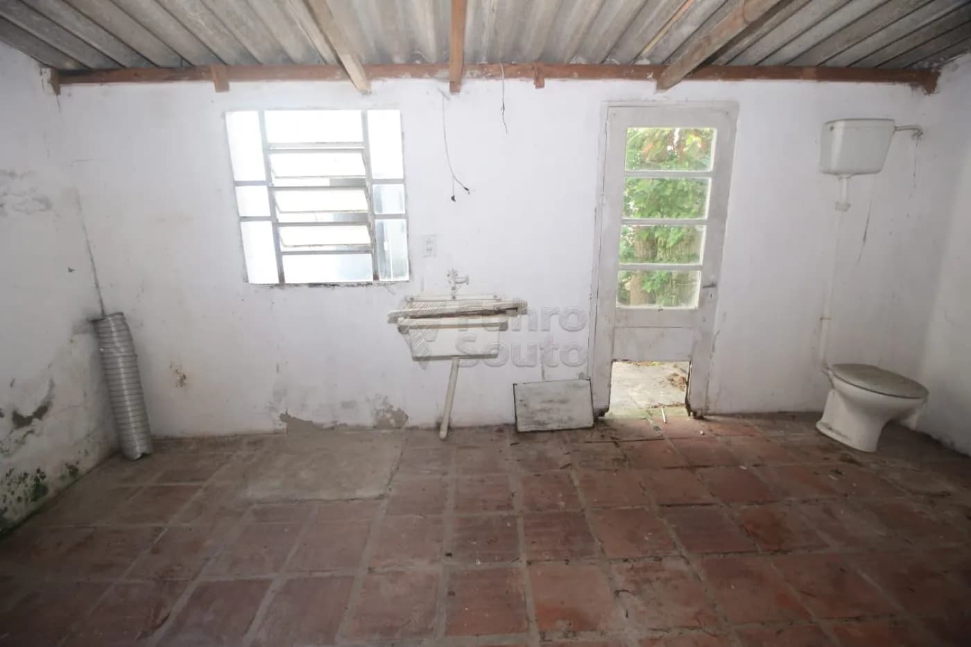 pt17xm-pelotas-casa-padrao-centro-22-10-2025_11-40-33-35.webp
