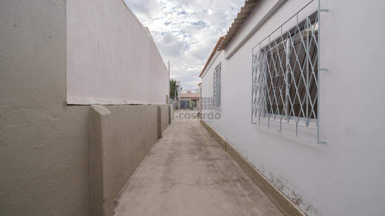 q3tu5f-casa-3-quartos-no-pelotas-circulacao-externa.jpg