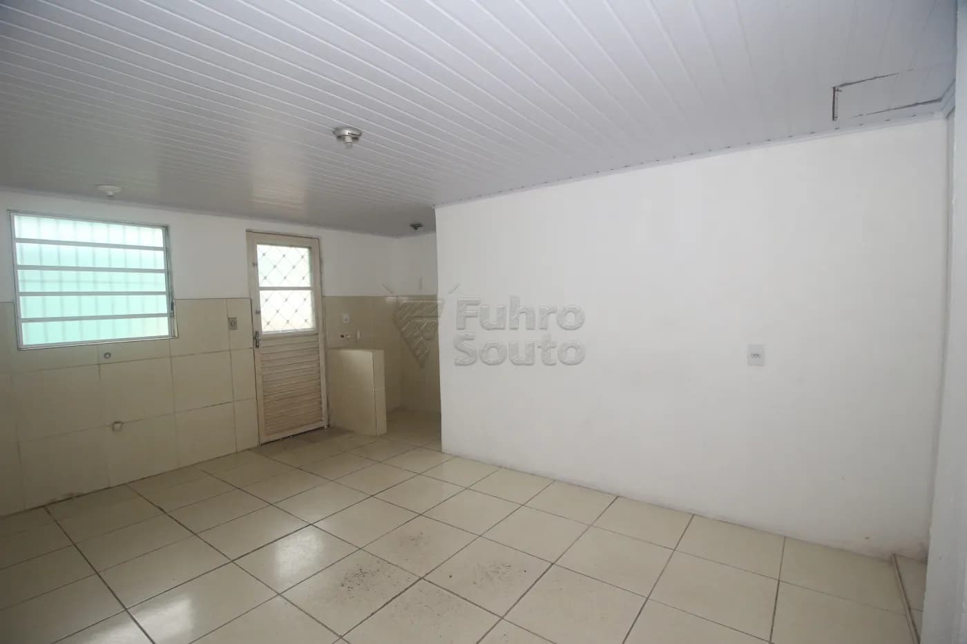 q7v61-pelotas-casa-padrao-centro-14-07-2025_23-09-13-14.webp