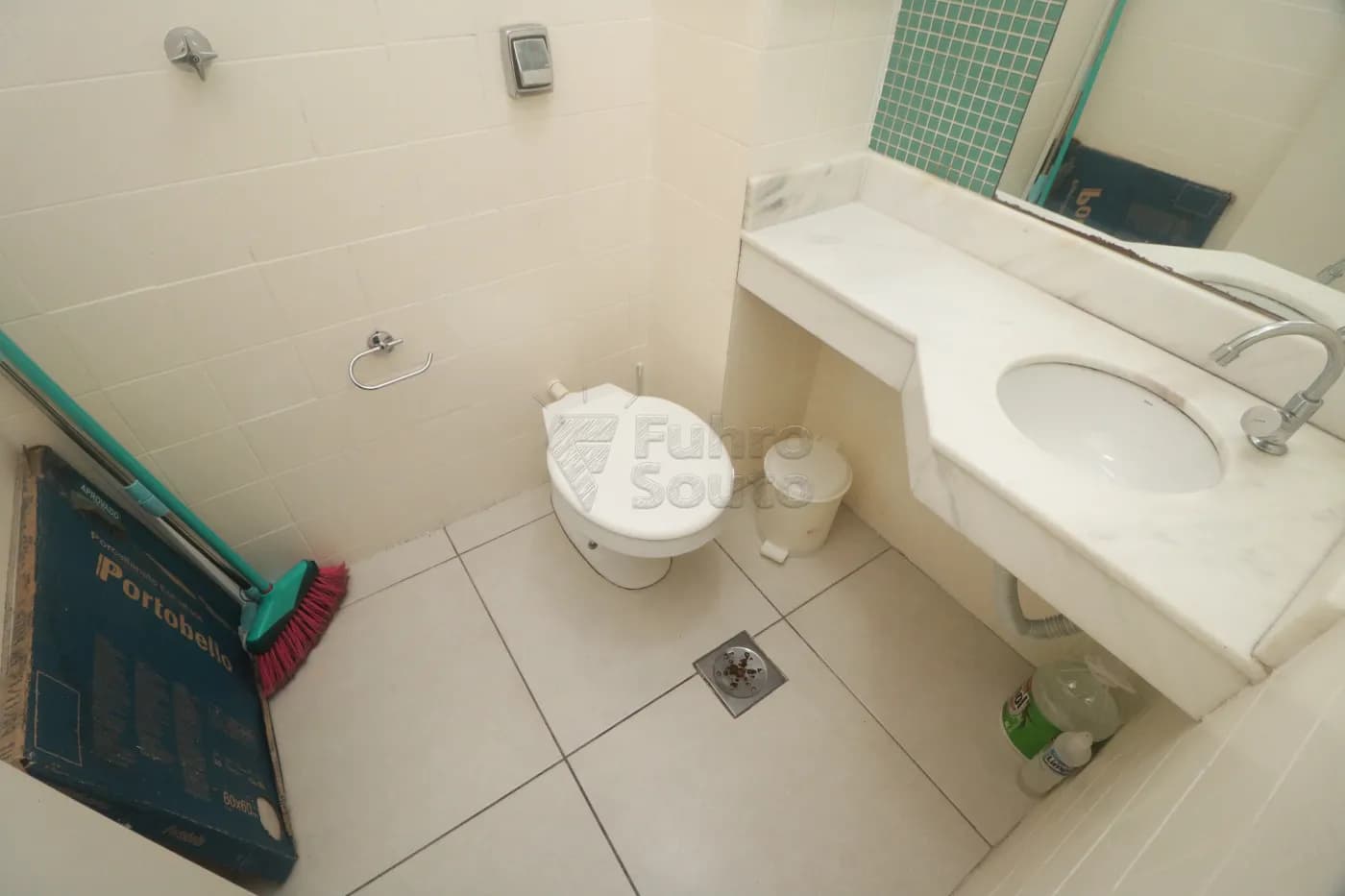q80f7k-pelotas-comercial-sala-em-condominio-centro-07-07-2026_00-06-45-6a4c6d4517384.webp
