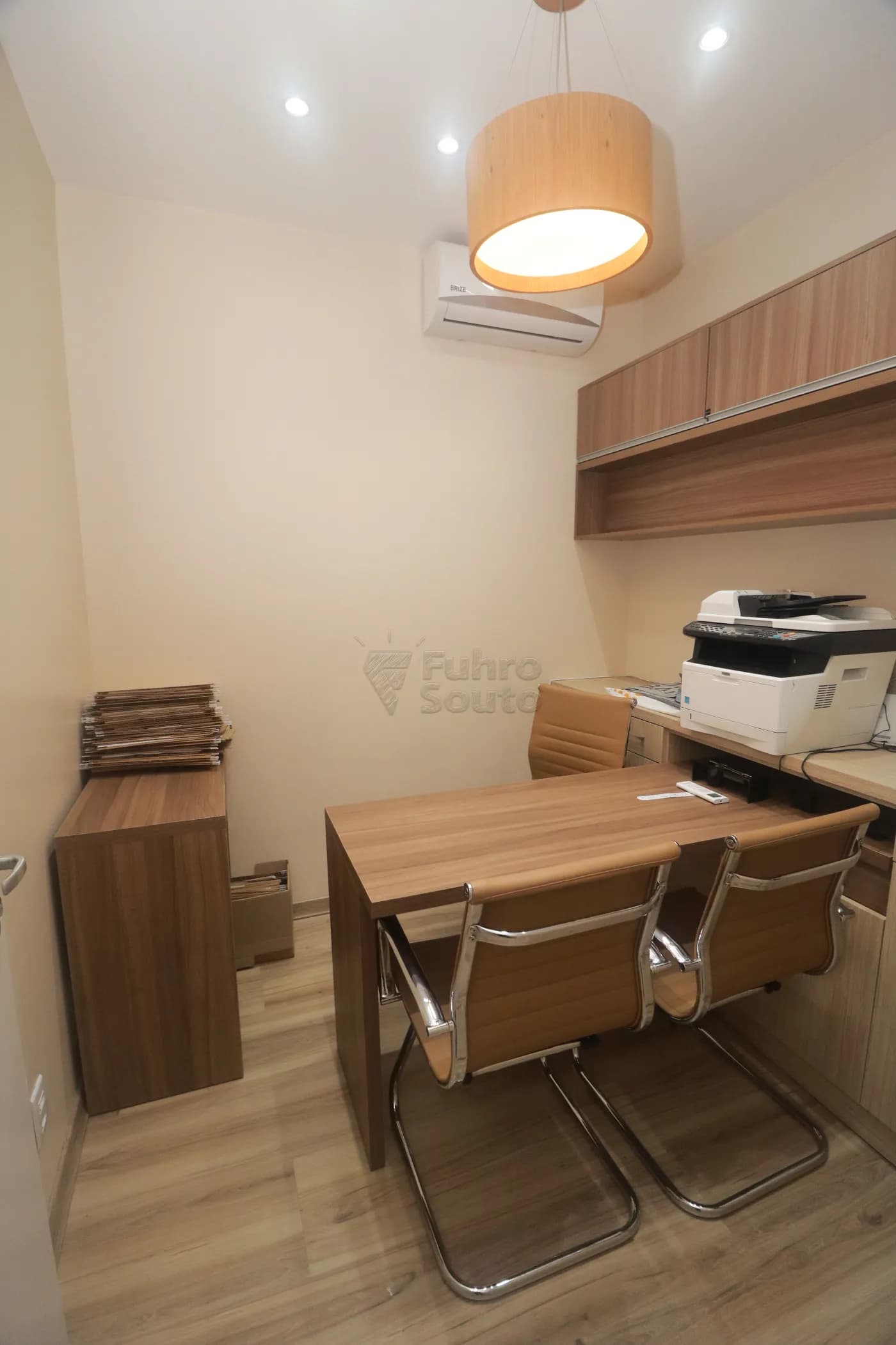 q8b11-pelotas-comercial-sala-em-condominio-areal-24-04-2026_23-38-55-69ec293fef2ee.webp