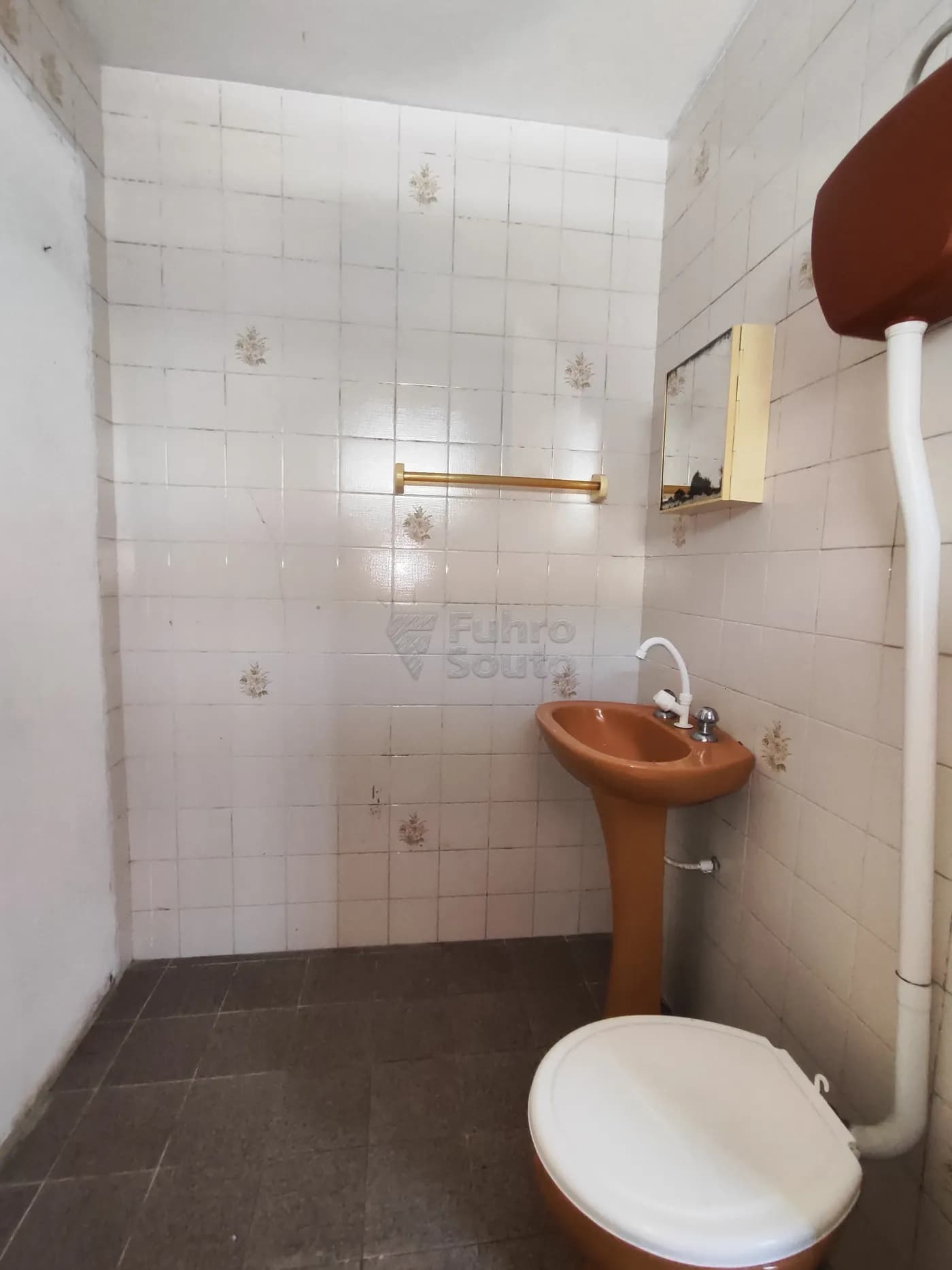 qd7lji-pelotas-casa-padrao-centro-16-11-2023_17-08-58-22.webp