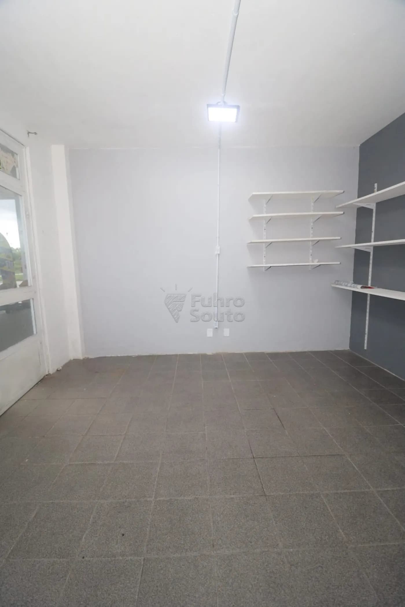 qg22jh-pelotas-comercial-sala-fora-de-condominio-laranjal-14-04-2026_16-48-10-69de99fa37e1d.webp