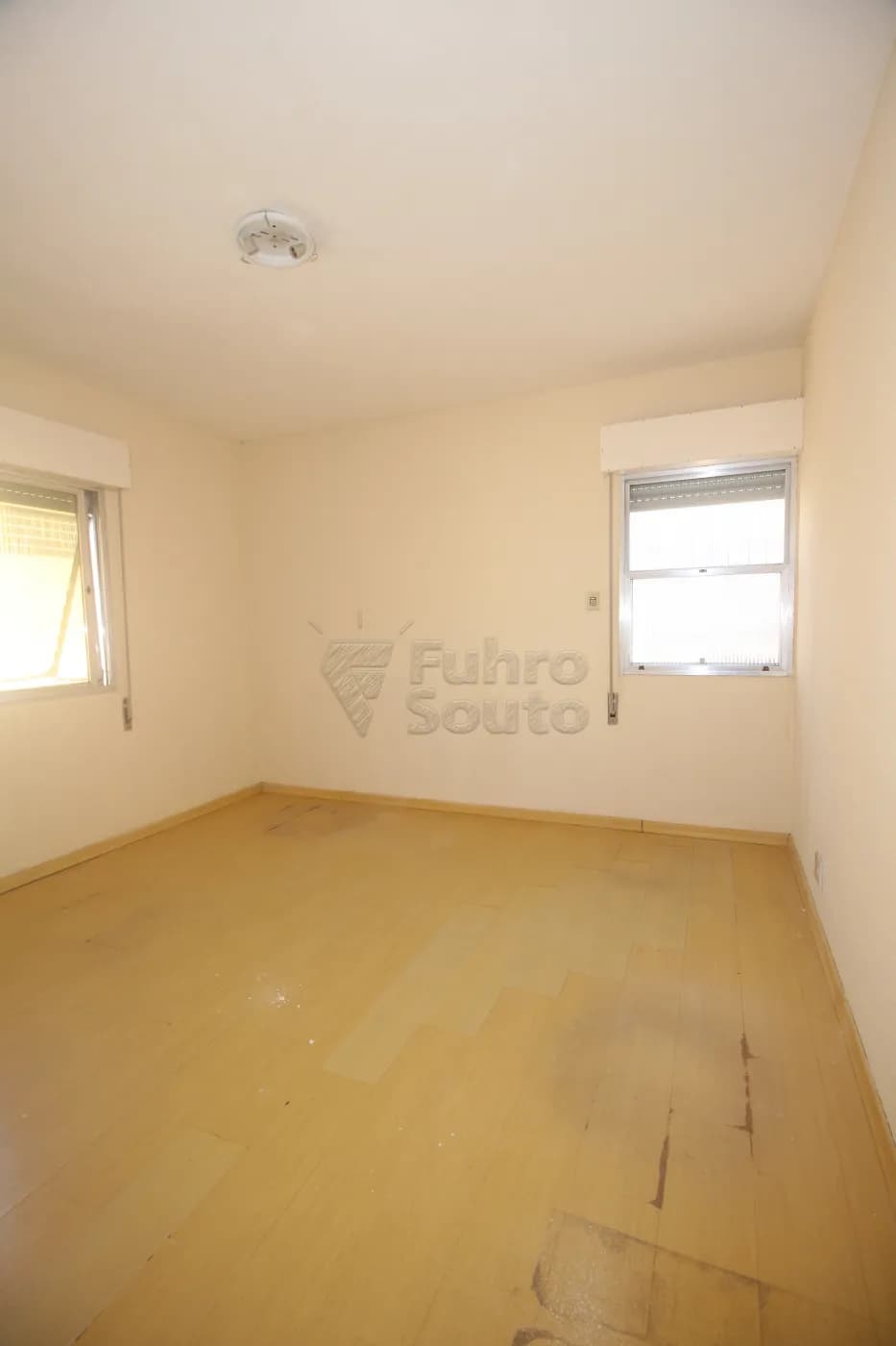 qnxd4u-pelotas-casa-padrao-centro-04-11-2025_01-04-23-58.webp