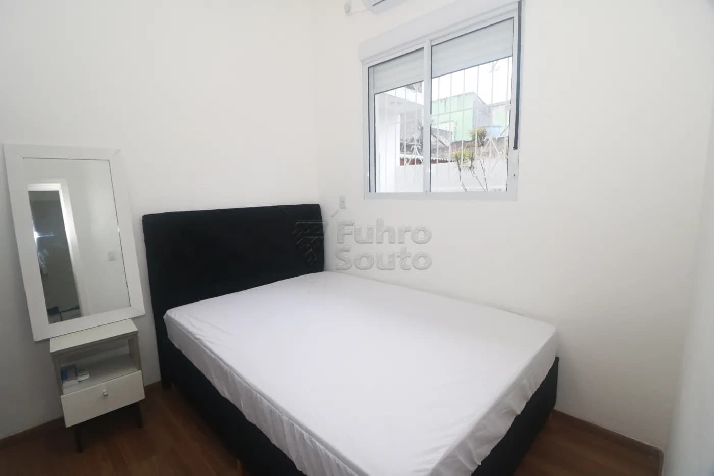 qov2l7-pelotas-apartamento-fora-de-condominio-centro-26-05-2026_00-50-41-6a1518914b49c.webp