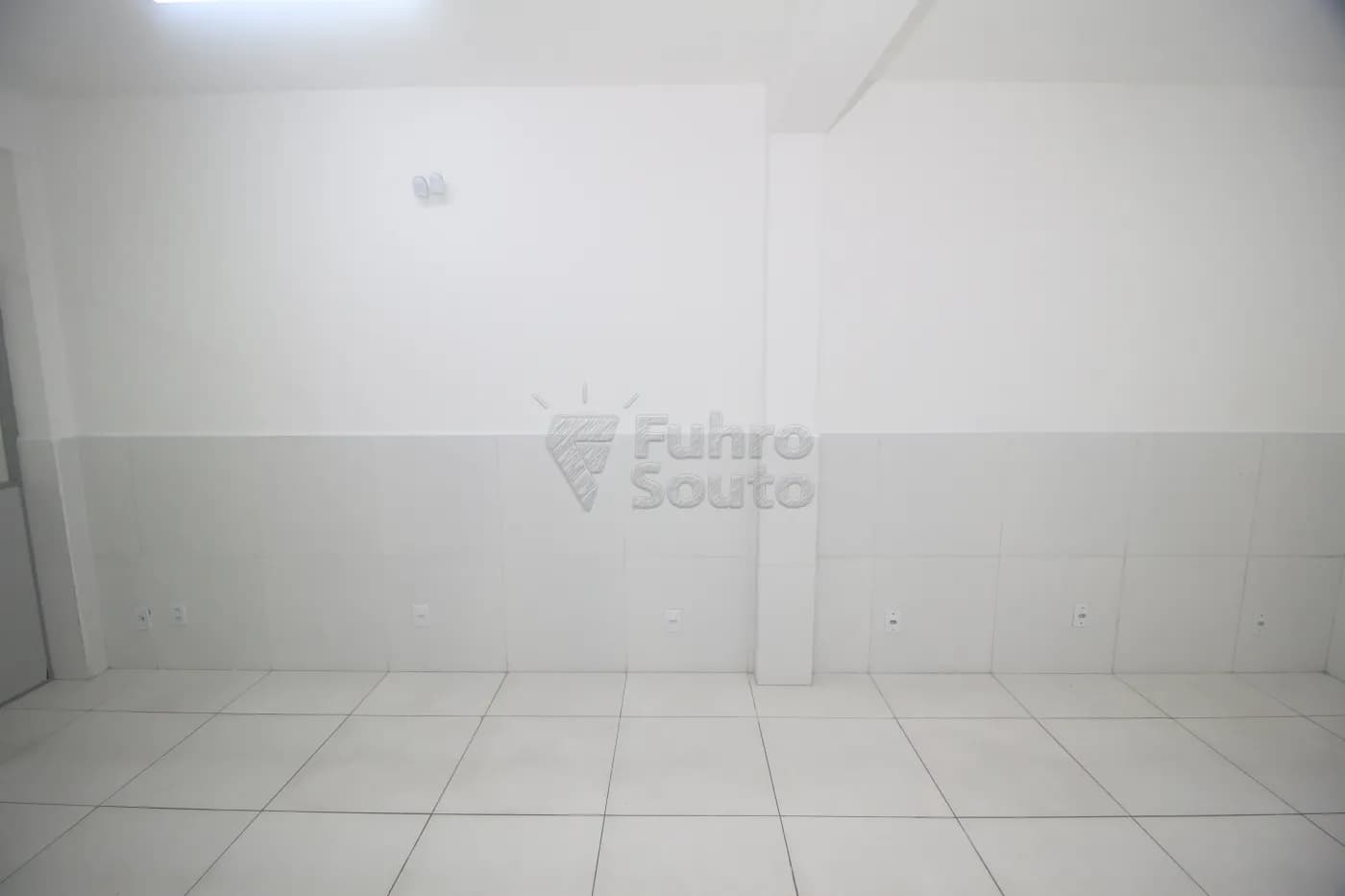 qw2k4-pelotas-comercial-sala-fora-de-condominio-centro-07-10-2025_23-32-38-7.webp