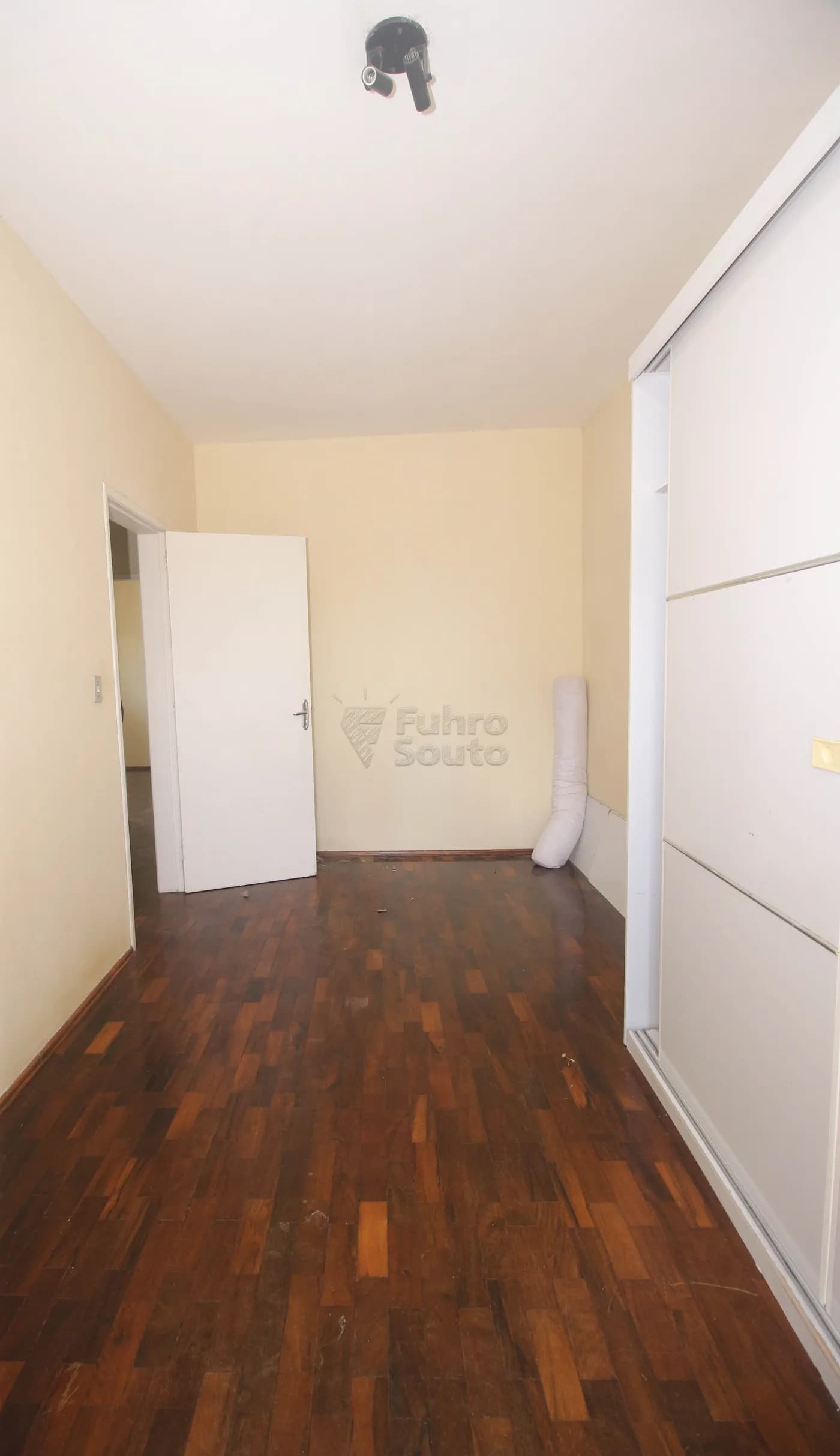 qwwb6r-pelotas-apartamento-padrao-centro-26-11-2025_02-10-10-15.webp