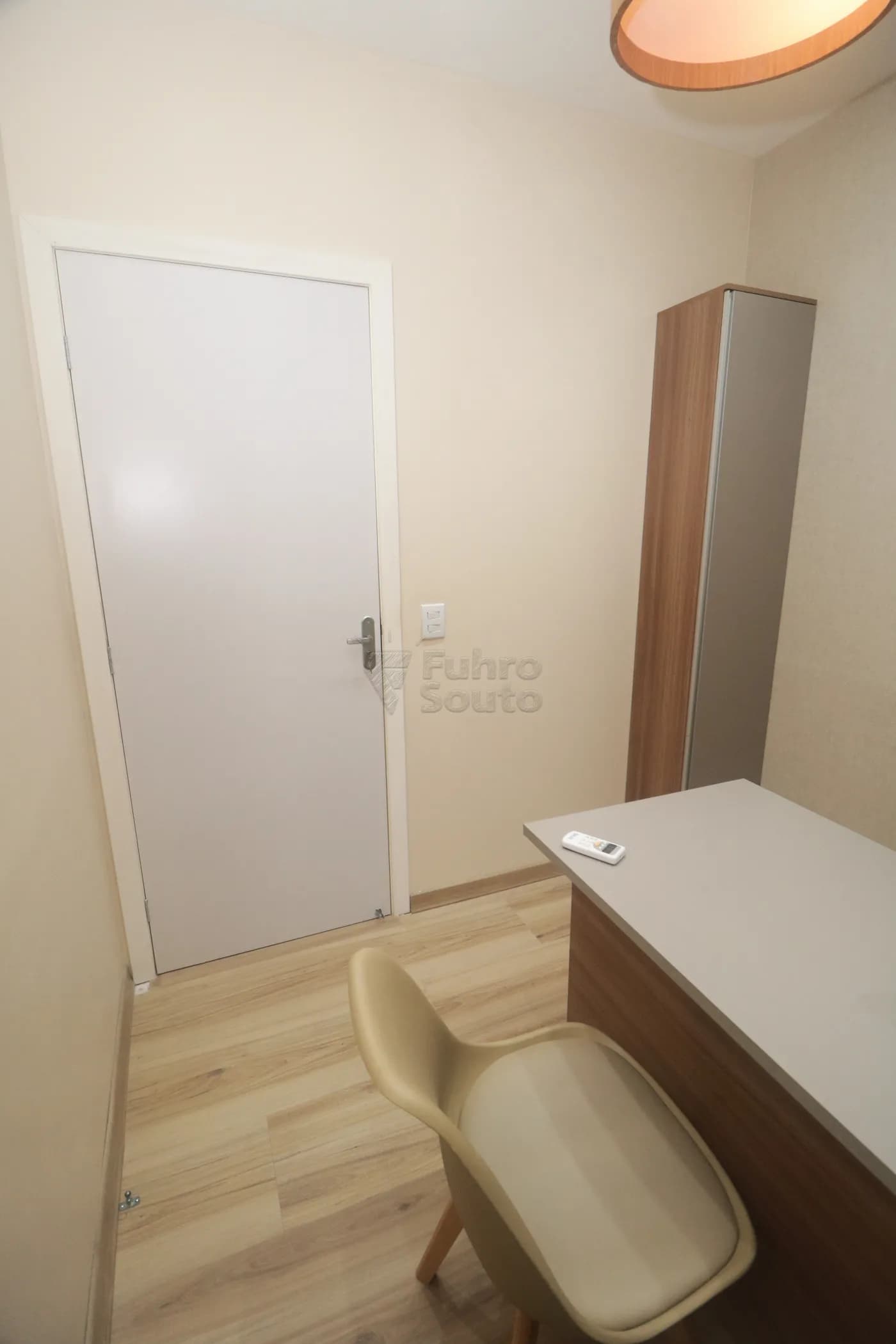 qyubb-pelotas-comercial-sala-em-condominio-areal-24-04-2026_23-39-09-69ec294d33ad7.webp