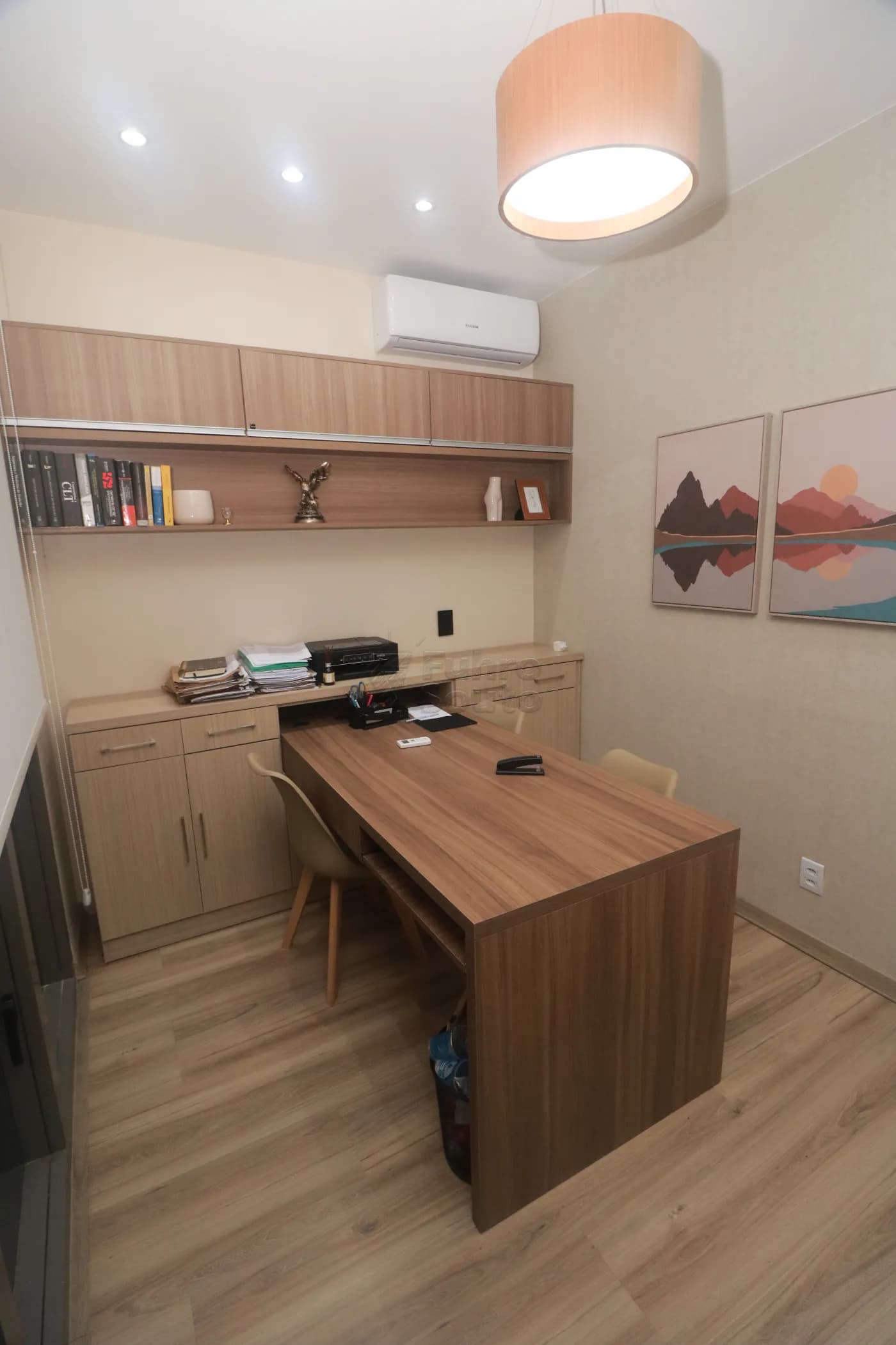 r55xg-pelotas-comercial-sala-em-condominio-areal-24-04-2026_23-39-17-69ec2955e2cd5.webp